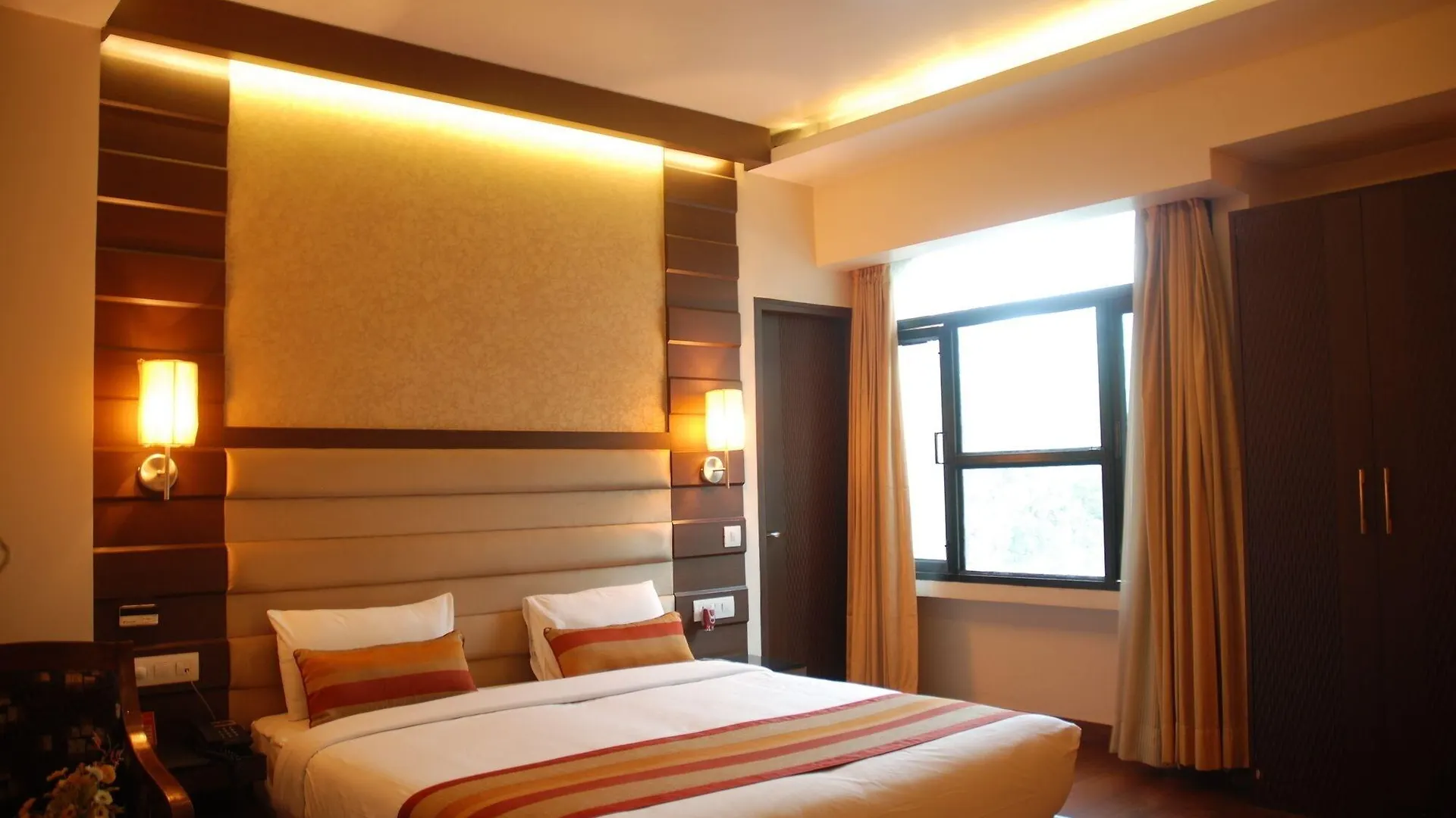 Hotel Metro Heights Delhi